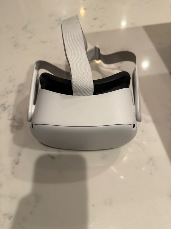 Meta Quest 2 headset - Picture 3 of 9